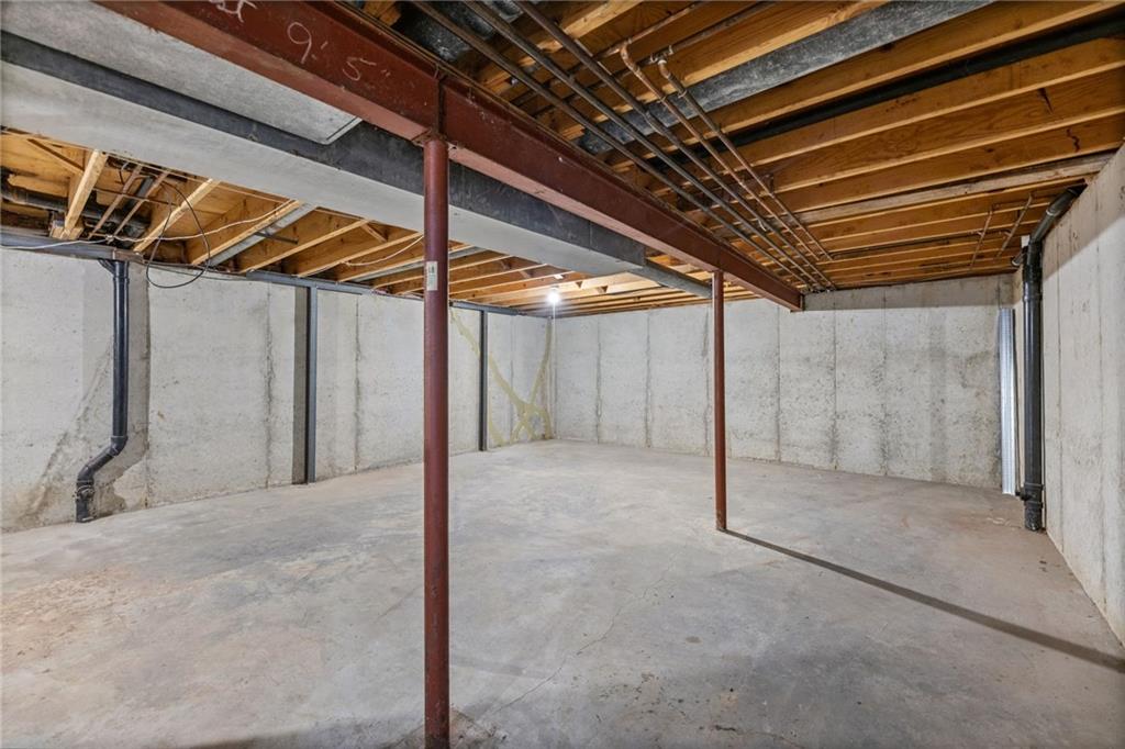 12218 Holmes Lane
