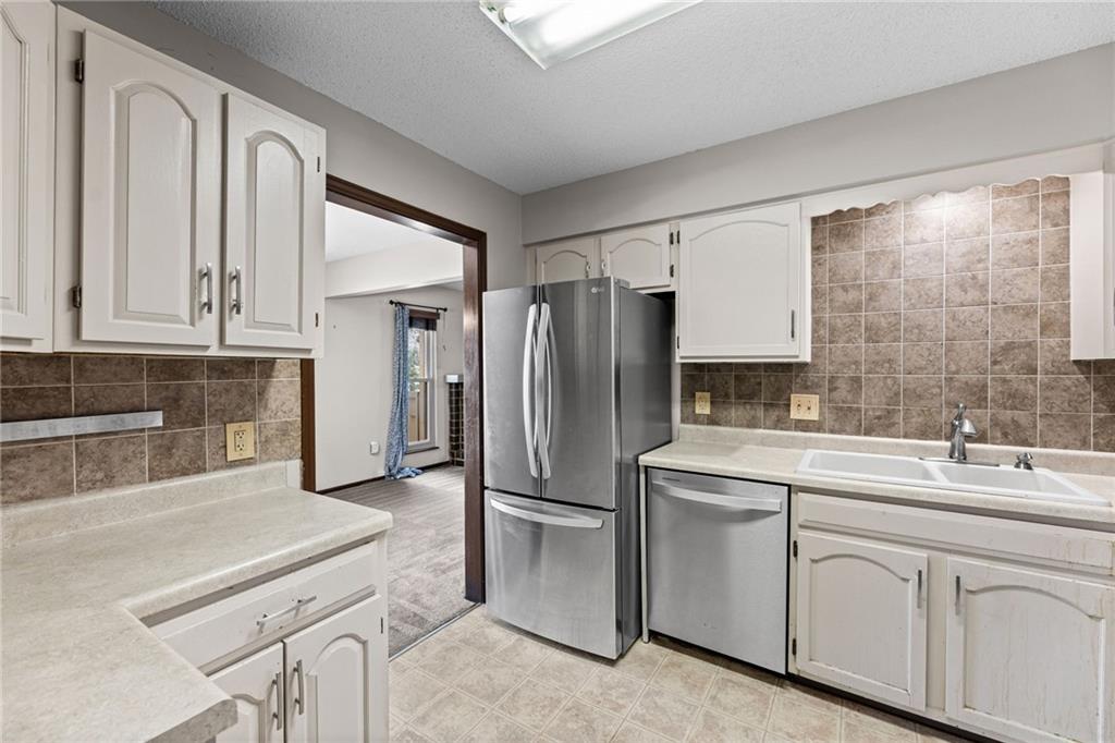 12218 Holmes Lane