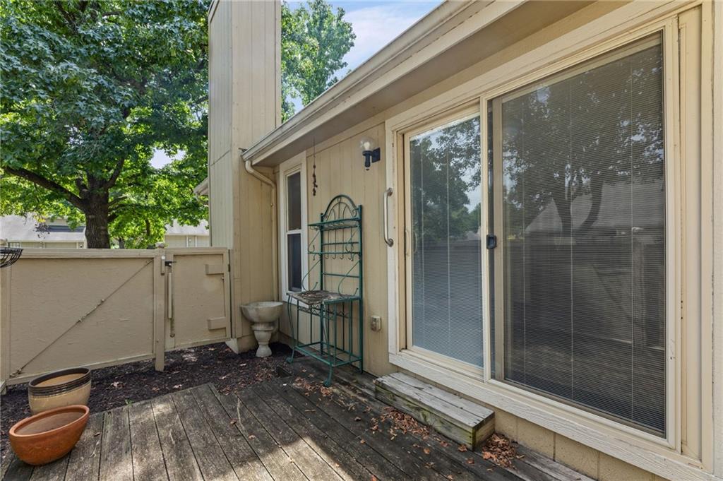12218 Holmes Lane