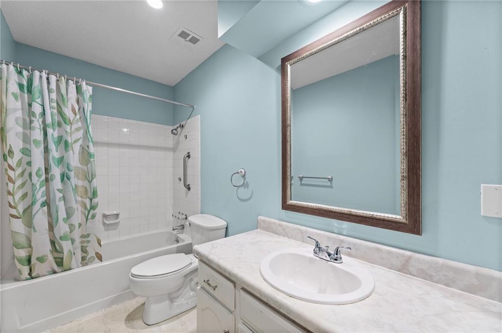 12218 Holmes Lane