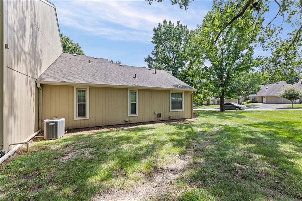 12218 Holmes Lane