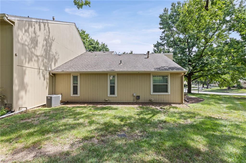 12218 Holmes Lane