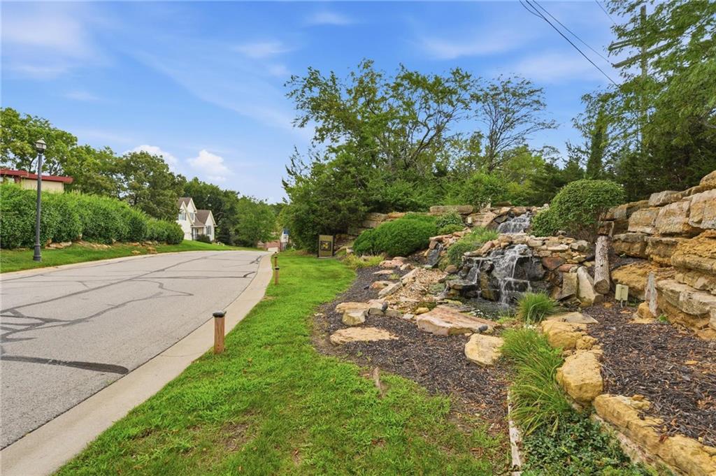 7650 Forest Park Drive