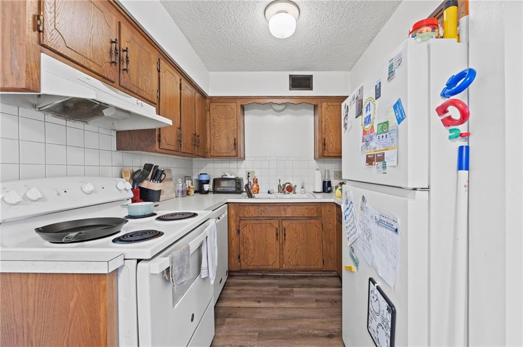 1507 High Grove Road