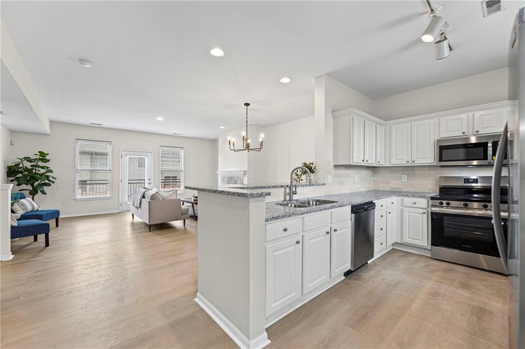 5245 Overland Drive Unit: B25
