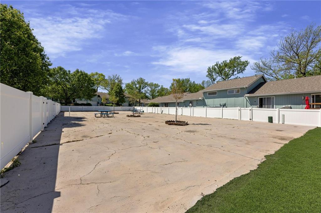 6559 W 49th Street