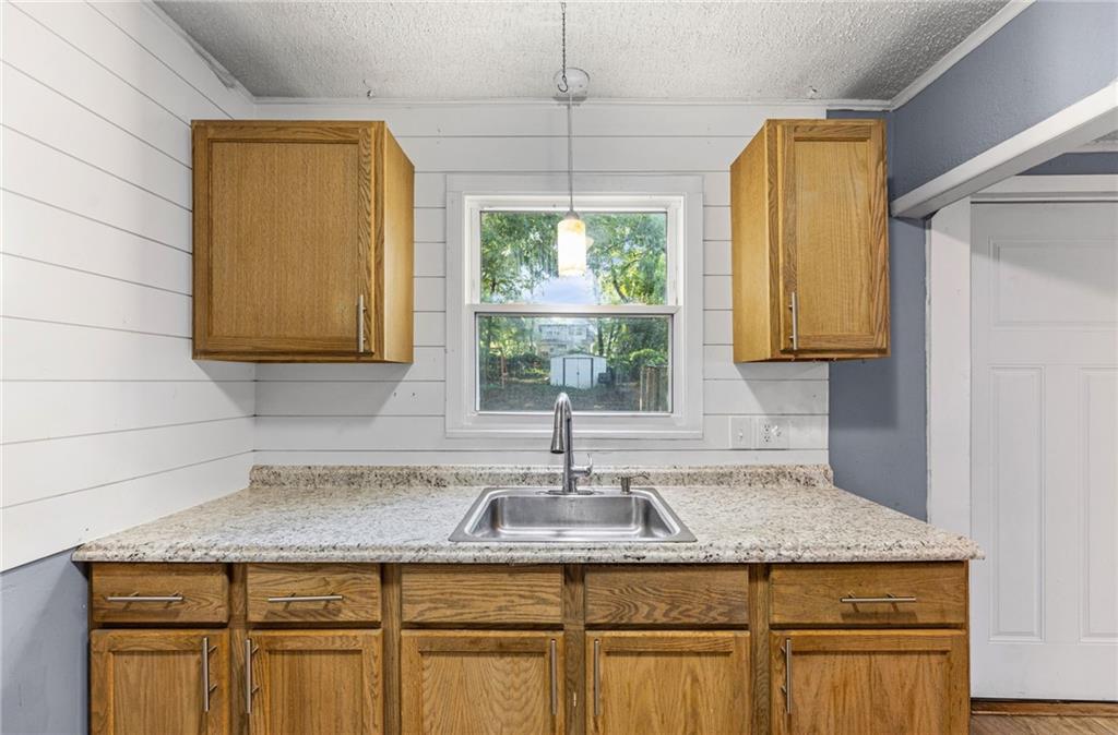 1143 E 65th Street