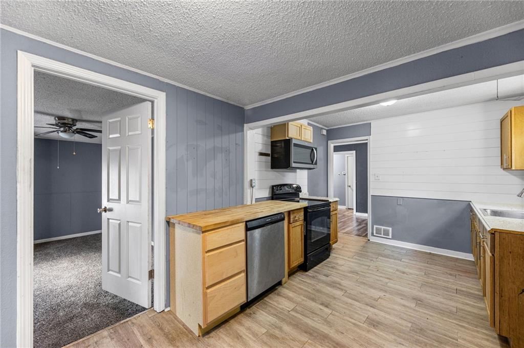 1143 E 65th Street