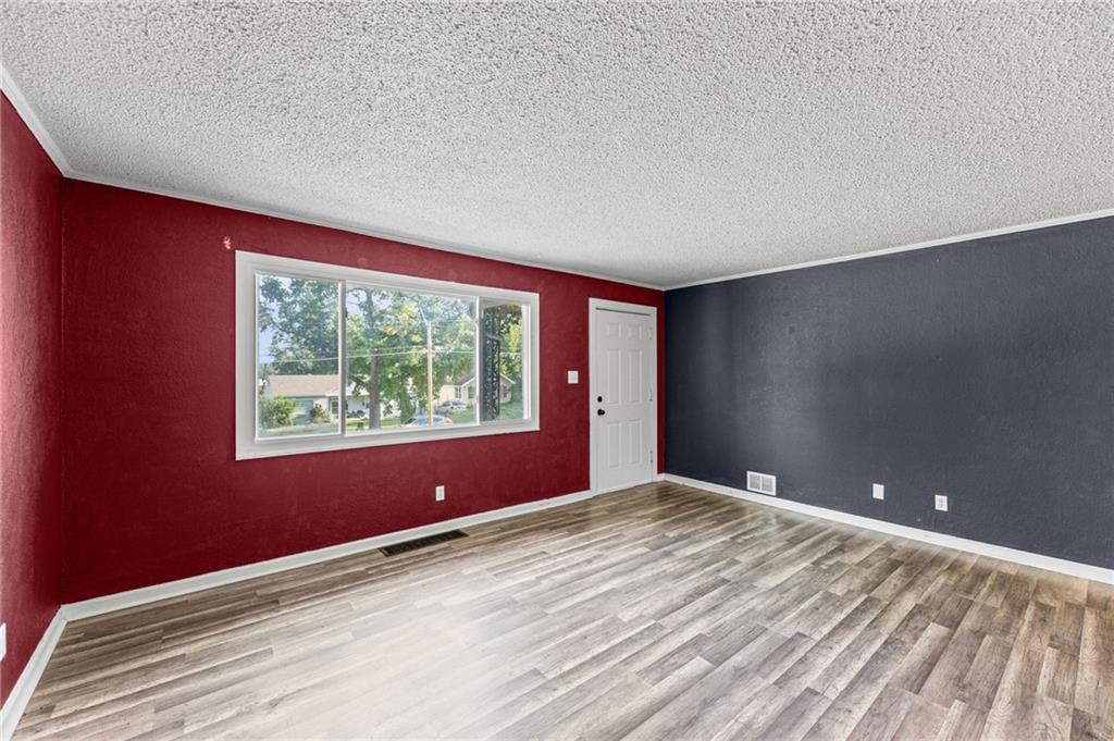 1143 E 65th Street