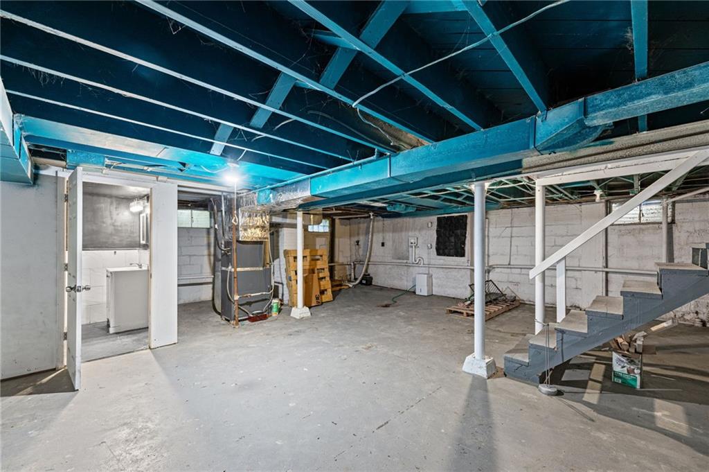 1143 E 65th Street