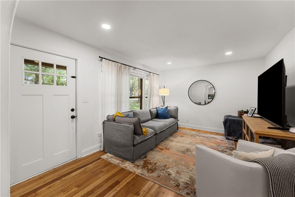 3231 Somerset Drive