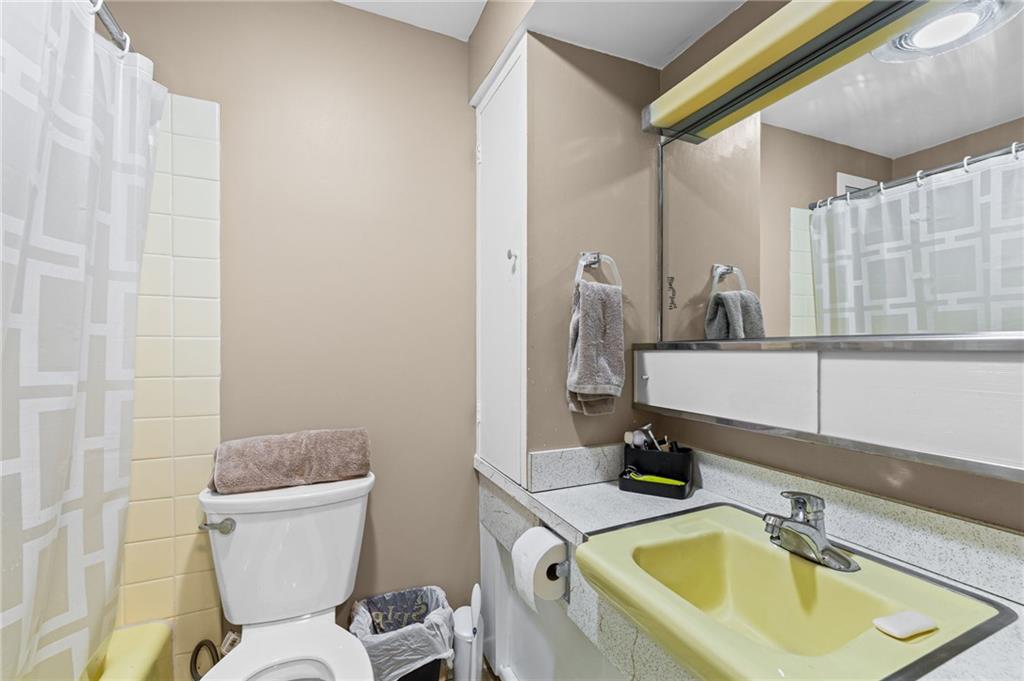 4550 Warwick Boulevard Unit: 207