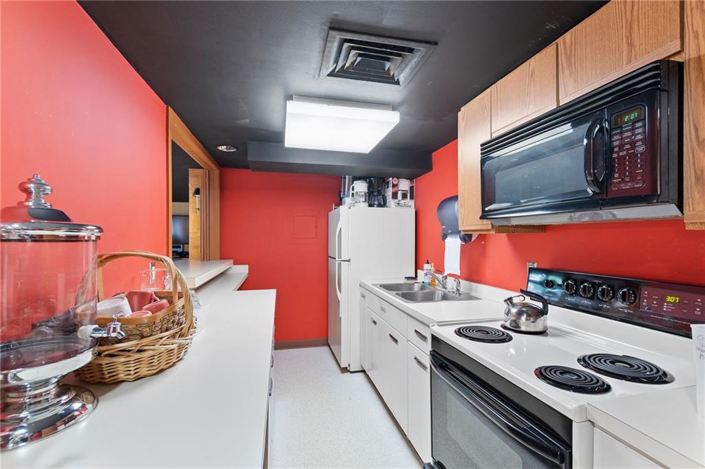 4550 Warwick Boulevard Unit: 207