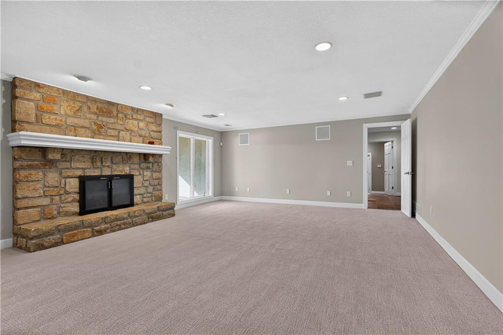 118 NE Edgewater Drive