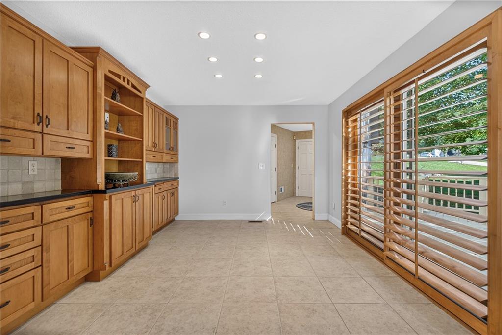 118 NE Edgewater Drive
