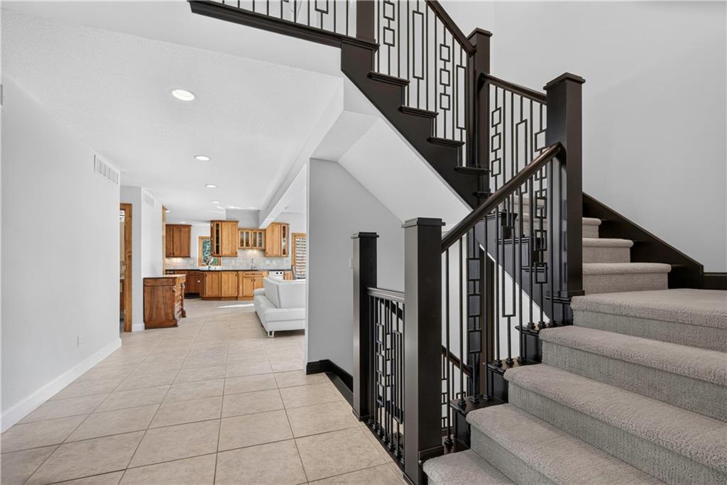 118 NE Edgewater Drive
