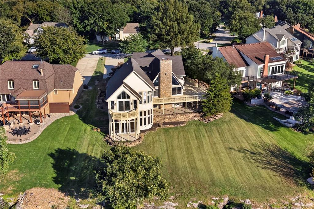 118 NE Edgewater Drive