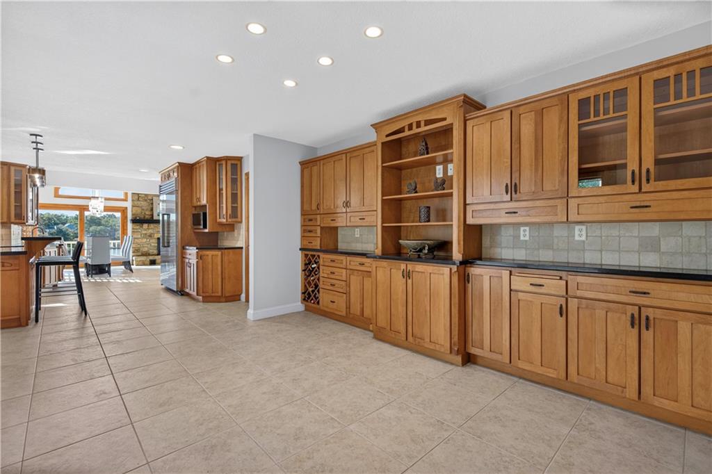 118 NE Edgewater Drive