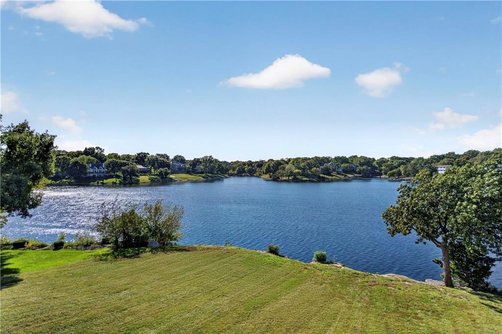 118 NE Edgewater Drive
