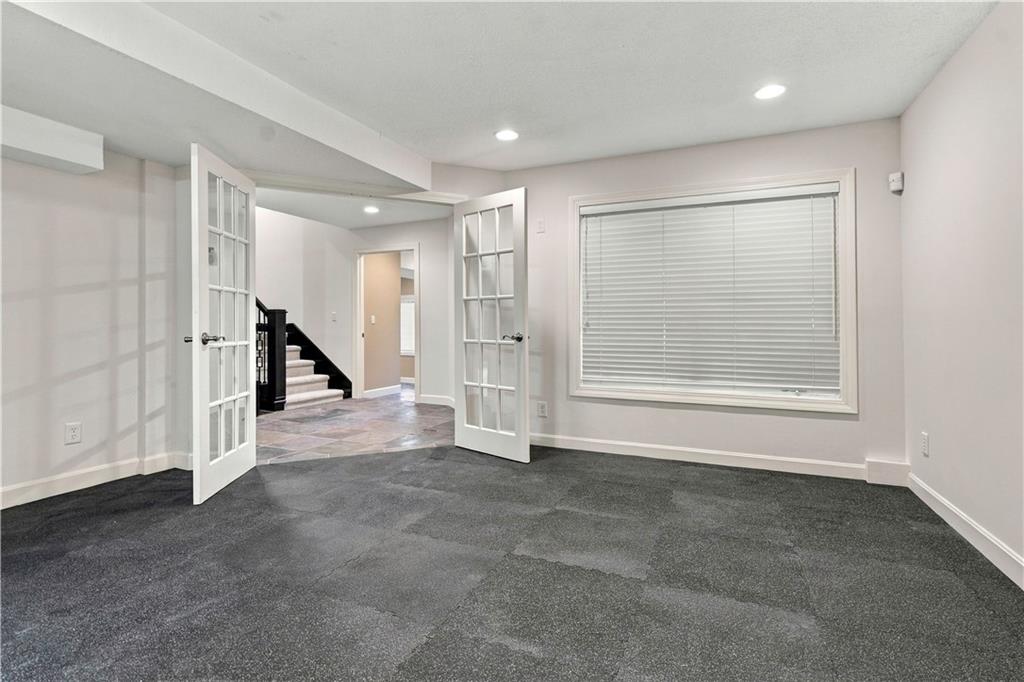 118 NE Edgewater Drive