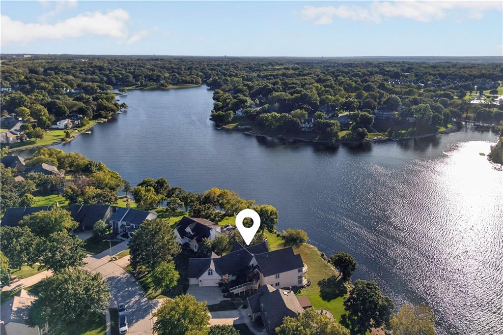 118 NE Edgewater Drive