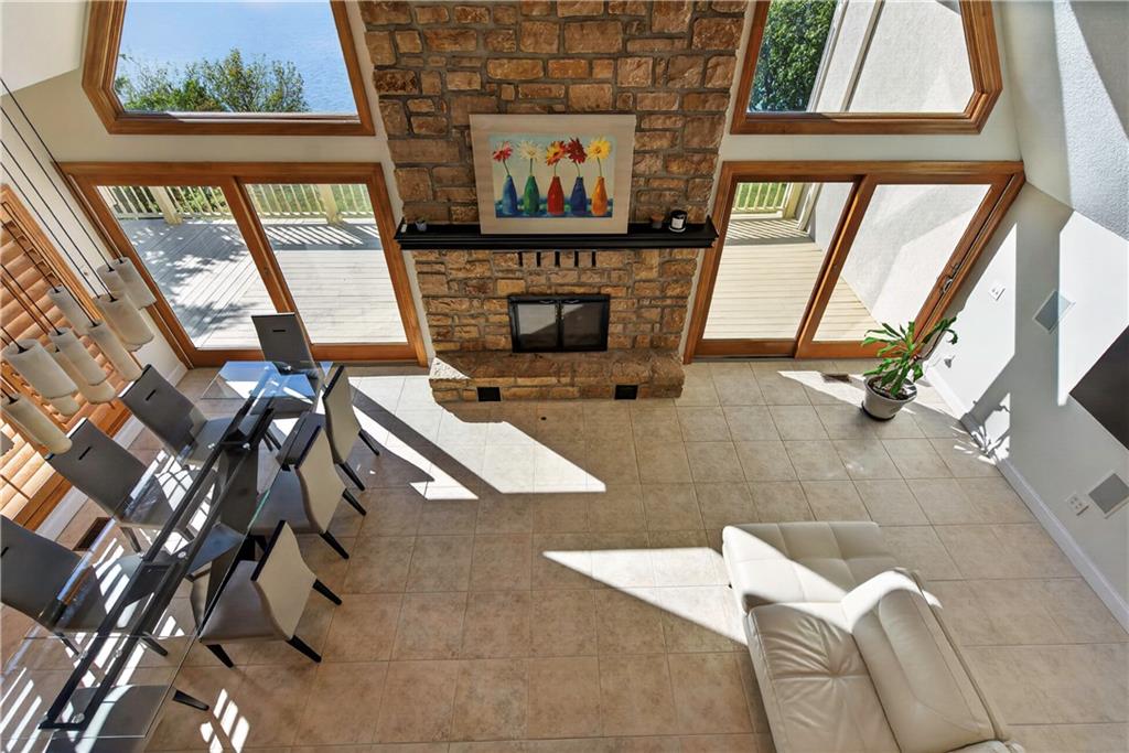 118 NE Edgewater Drive