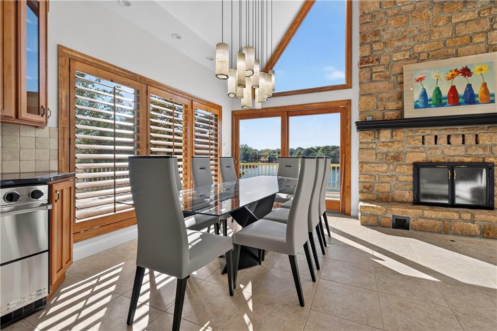 118 NE Edgewater Drive