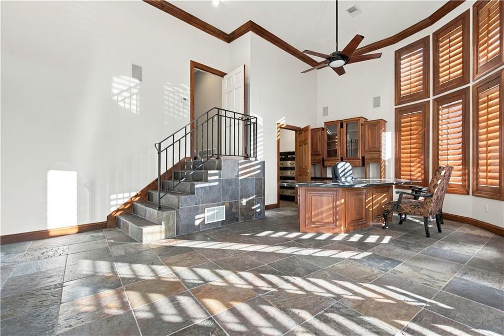118 NE Edgewater Drive