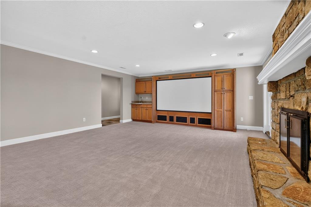 118 NE Edgewater Drive