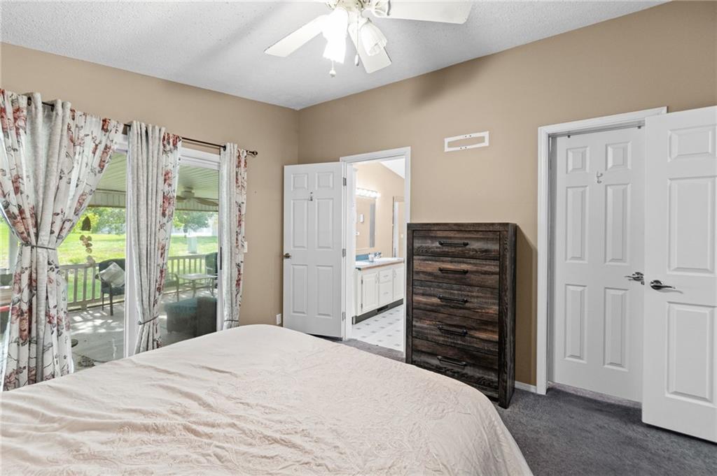 921 NE White Oaks Lane