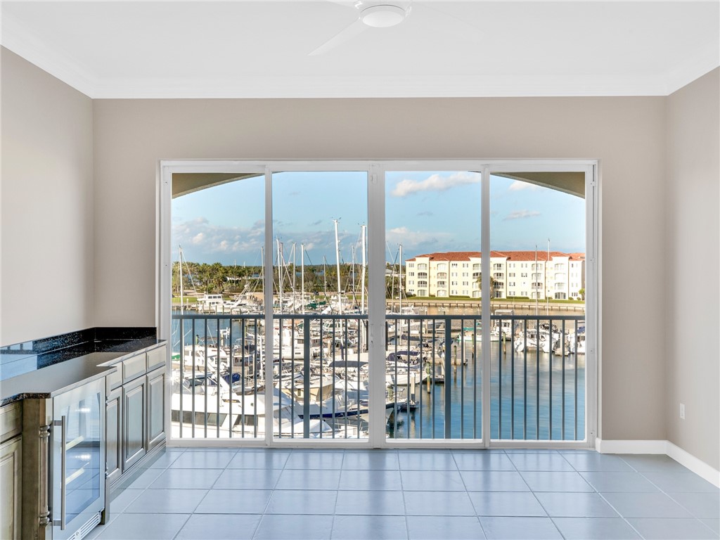 14 Harbour Isle Drive W PH 4
