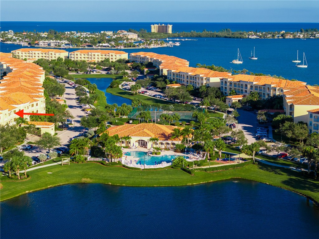 14 Harbour Isle Drive W PH 4