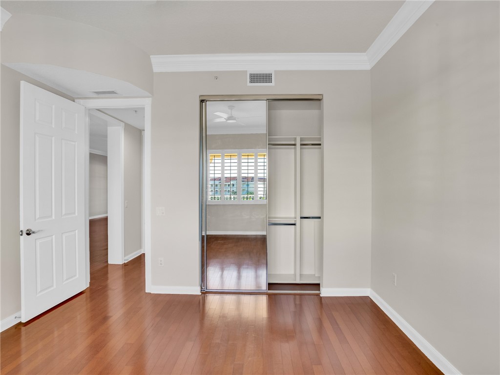 14 Harbour Isle Drive W PH 4