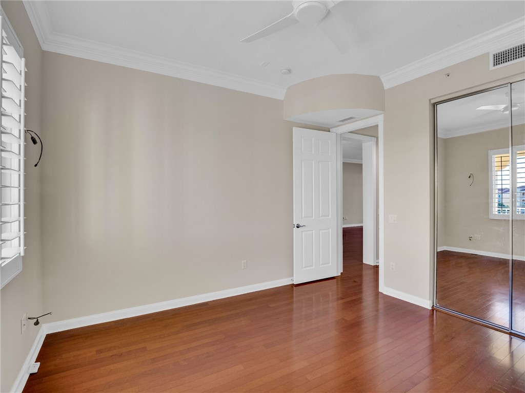 14 Harbour Isle Drive W PH 4