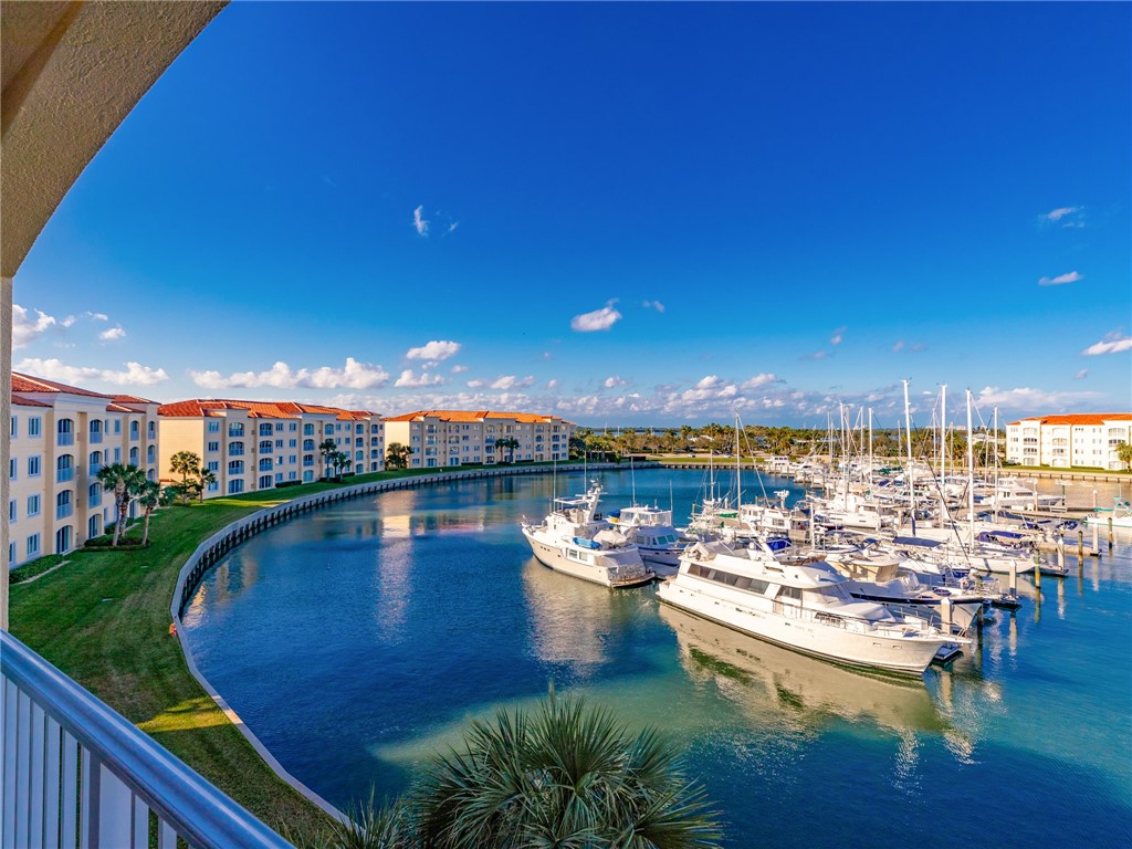 14 Harbour Isle Drive W PH 4