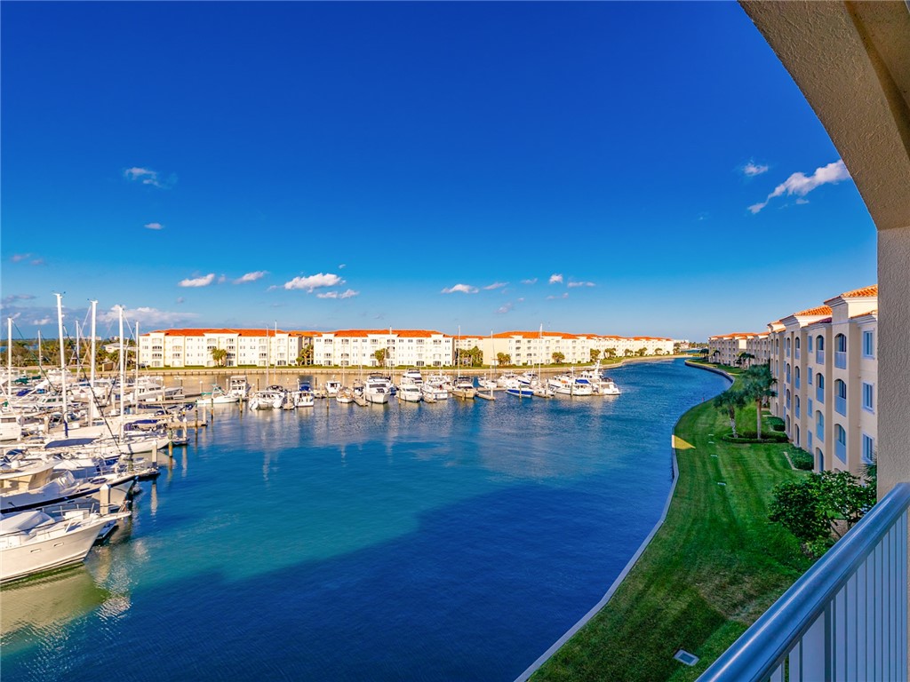 14 Harbour Isle Drive W PH 4