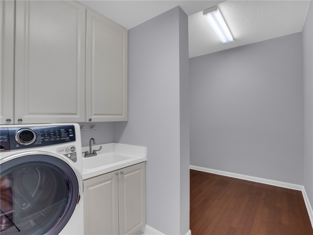 14 Harbour Isle Drive W PH 4