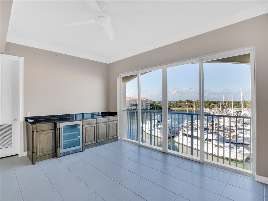 14 Harbour Isle Drive W PH 4