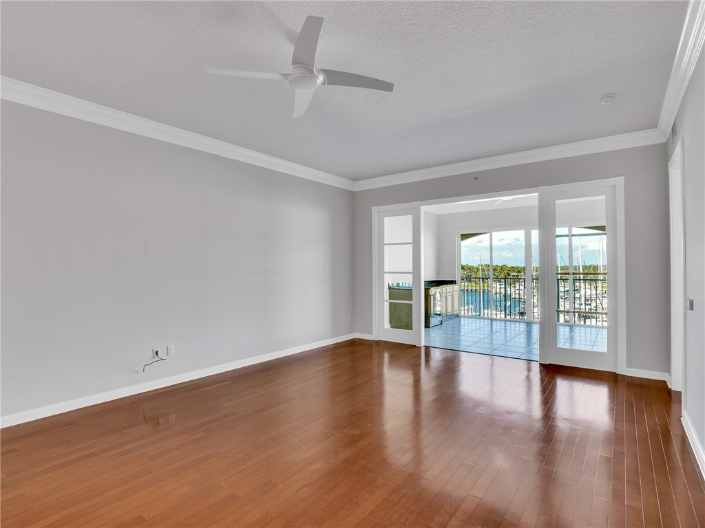 14 Harbour Isle Drive W PH 4