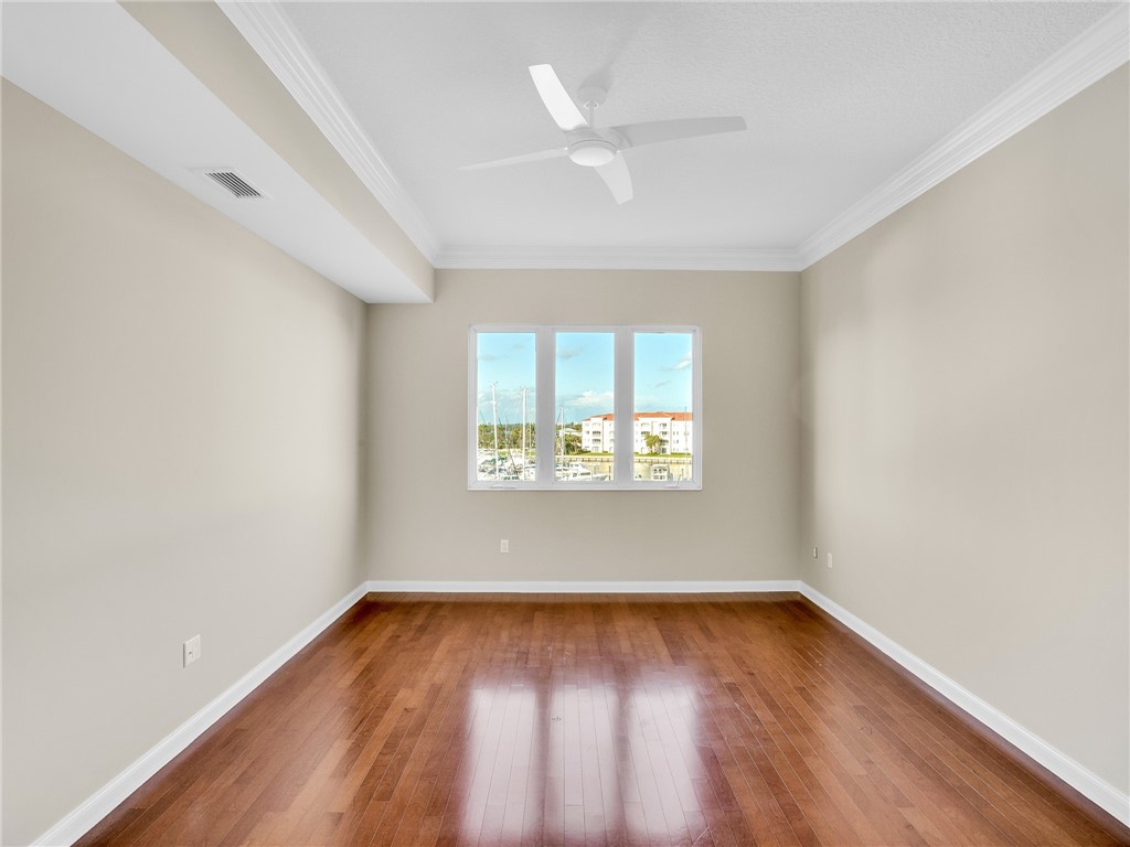 14 Harbour Isle Drive W PH 4