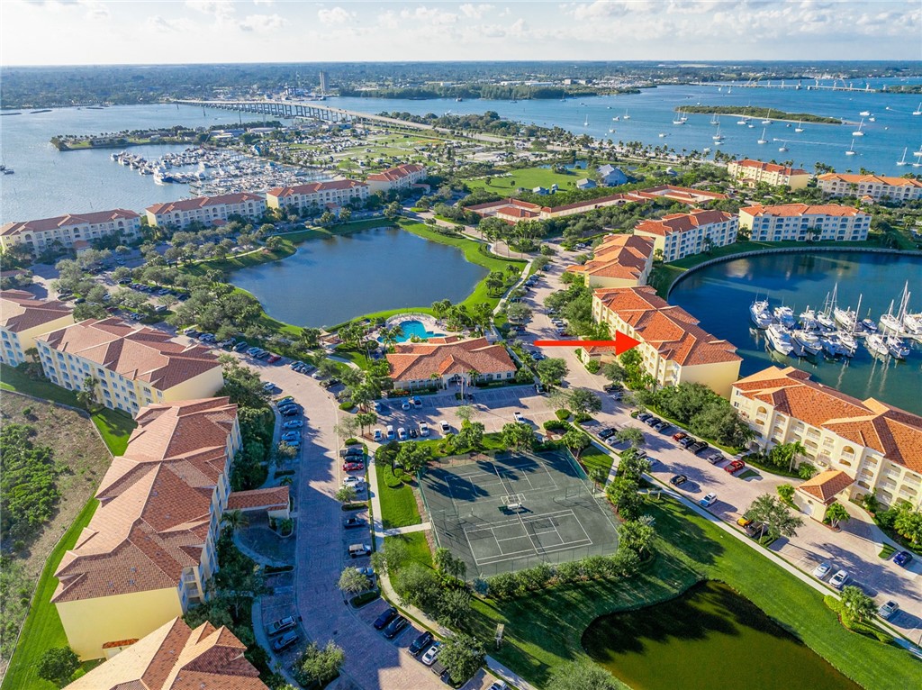 14 Harbour Isle Drive W PH 4