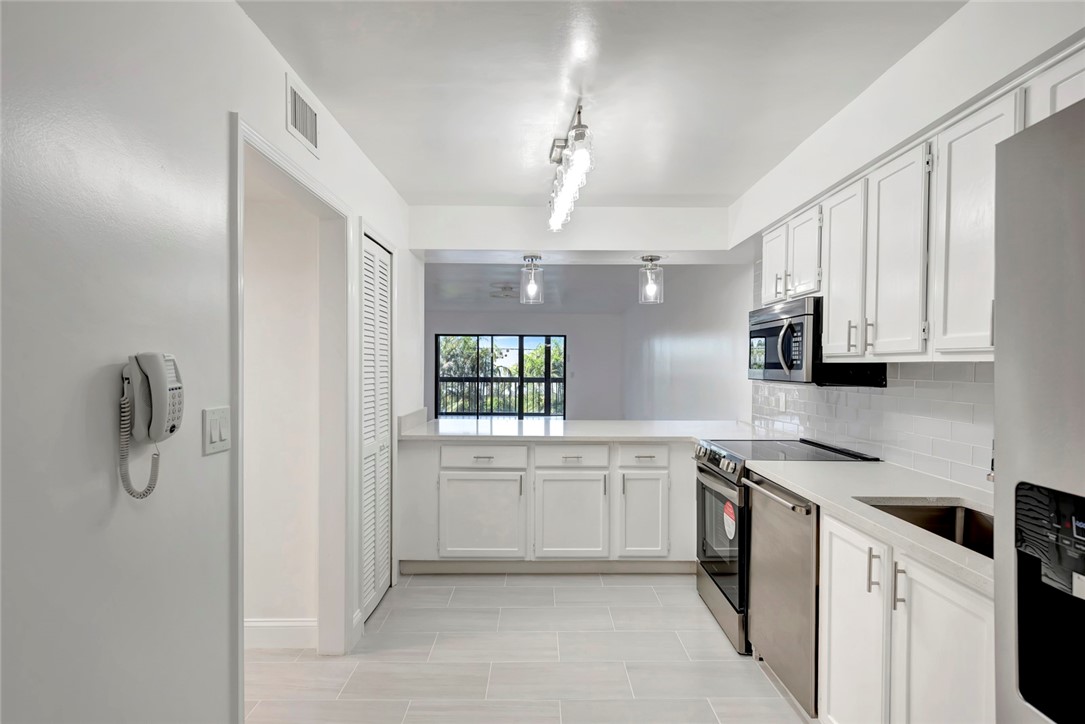 5101 Jimmy Buffett Memorial Highway 208