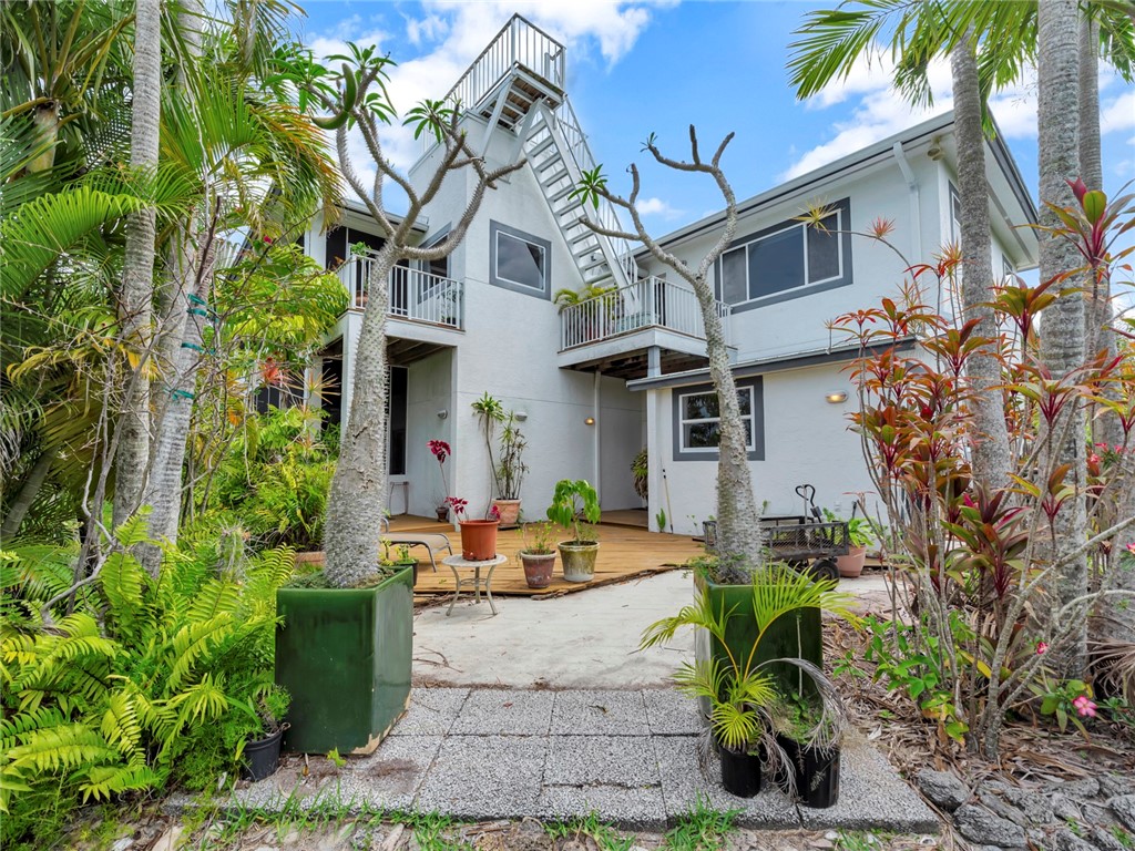 1700 Coconut Drive
