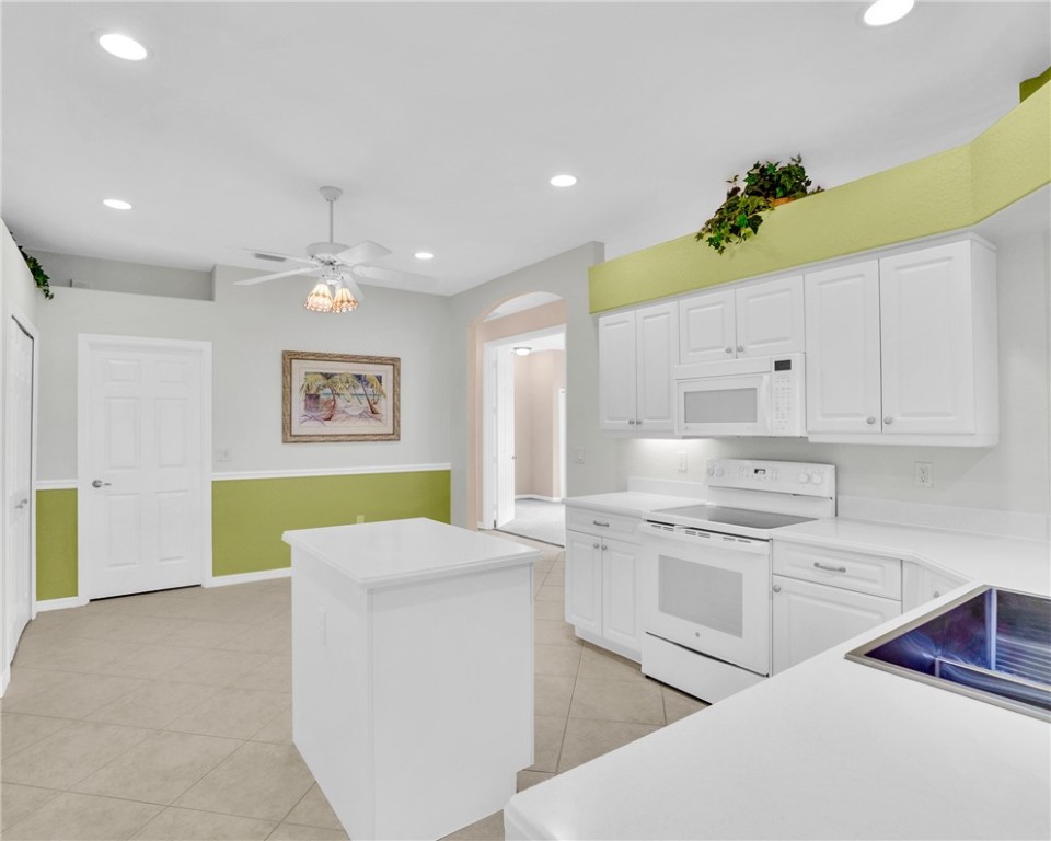 471 E Tangerine Square SW