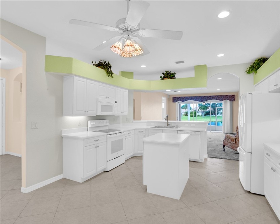 471 E Tangerine Square SW