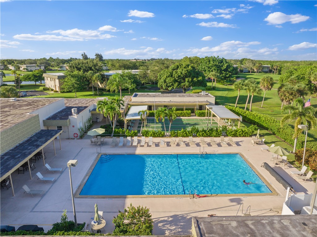 27 Vista Gardens Trail 204