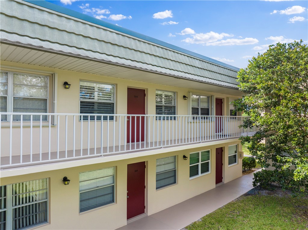 27 Vista Gardens Trail 204