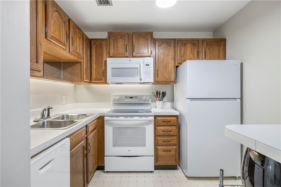 27 Vista Gardens Trail 204