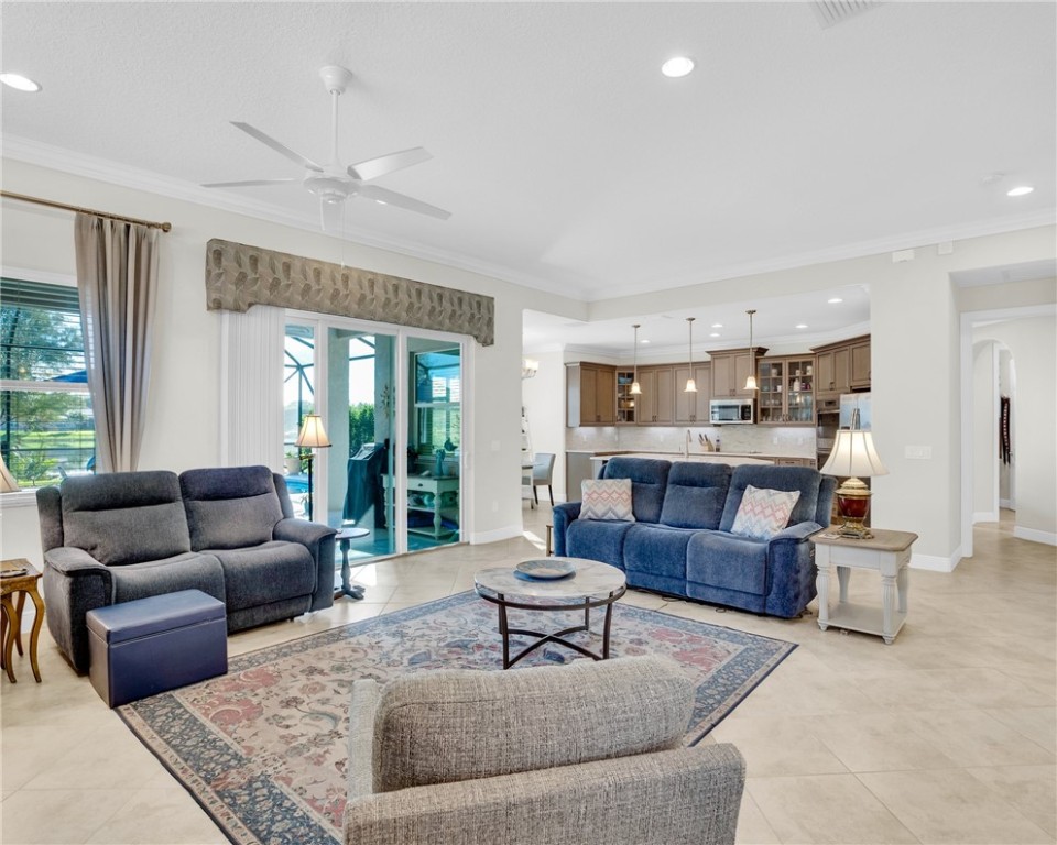 1768 SW Belmont Circle SW