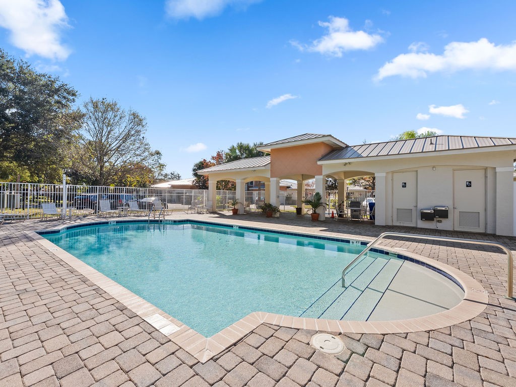 2522 Stockbridge Square SW